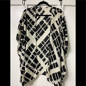 🔴 Women’s Soprano from Nordstrom Black/Ivory Kimono Tunic Cardigan Sz L
